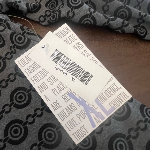 Lularoe LONG Sleeved T Shirt NWT XL - Picture 3 of 3